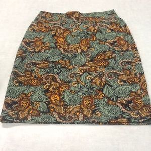 Fitted lularoe skirt